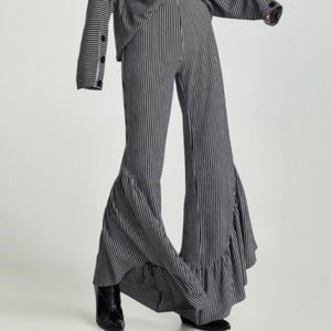 Comfy Zara Trafaluc Striped Ruffle Pants - “Wide leg” “Pinstripes”